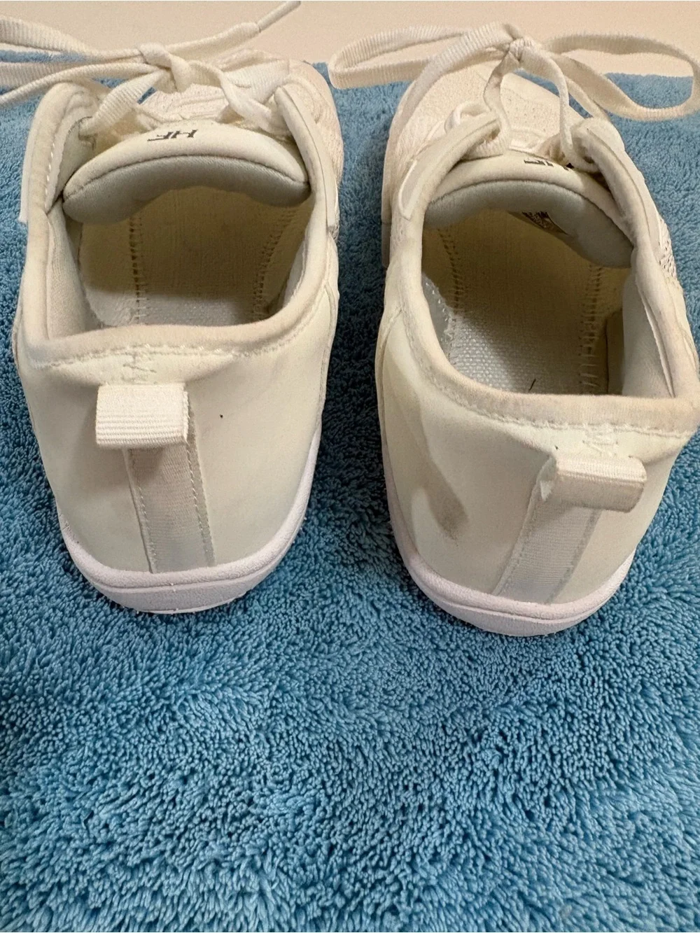 White HIKE Lightweight Knit Sneakers UNISEX Women’s size 8 / 8 1/2 Men 6 / 6 1/2